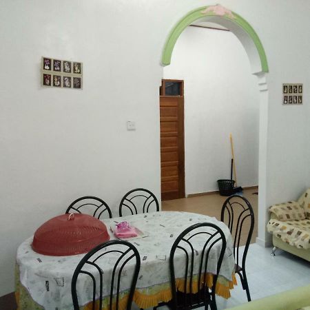 Aiman Homestay Marang Exterior foto