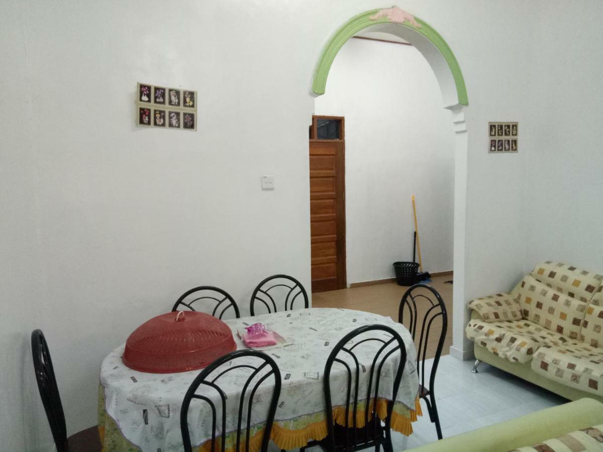 Aiman Homestay Marang Exterior foto